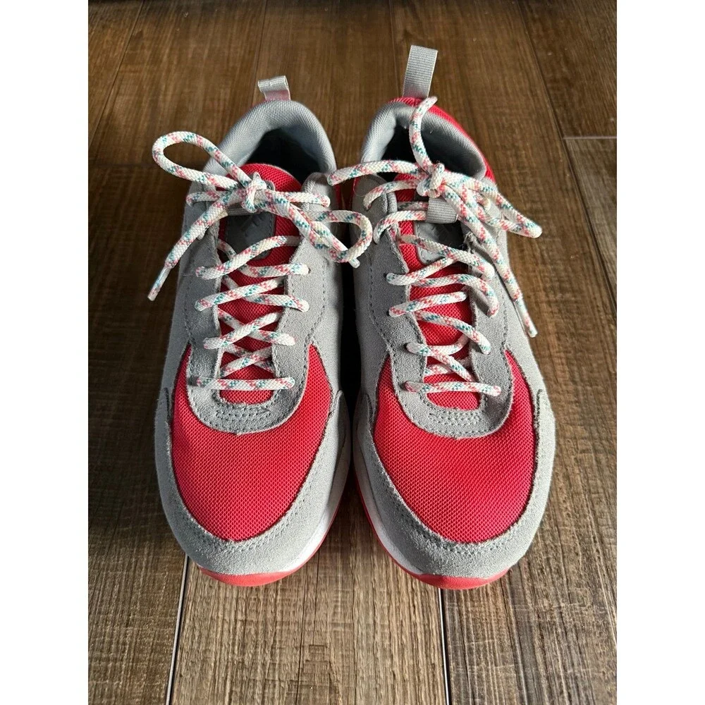 Women’s Columbia Horizons Lane Waterproof Hiking Sneakers Sz. 7